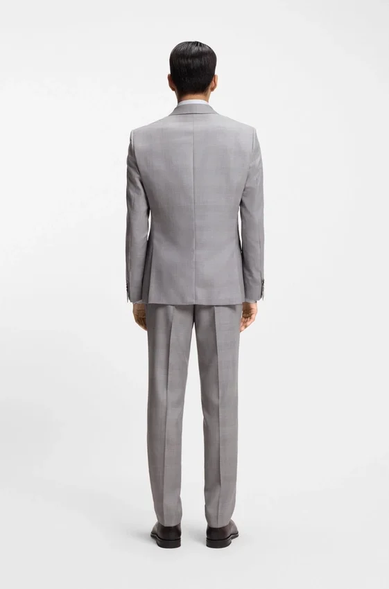 Two-piece slim-fit suit in virgin wool and silk Two-piece slim-fit suit in virgin wool and silk