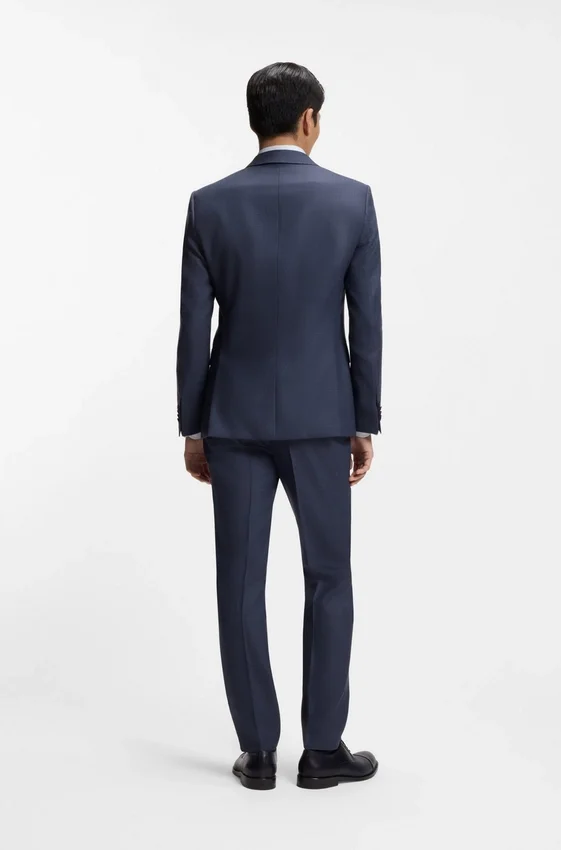 Two-piece slim-fit suit in virgin wool and silk Two-piece slim-fit suit in virgin wool and silk