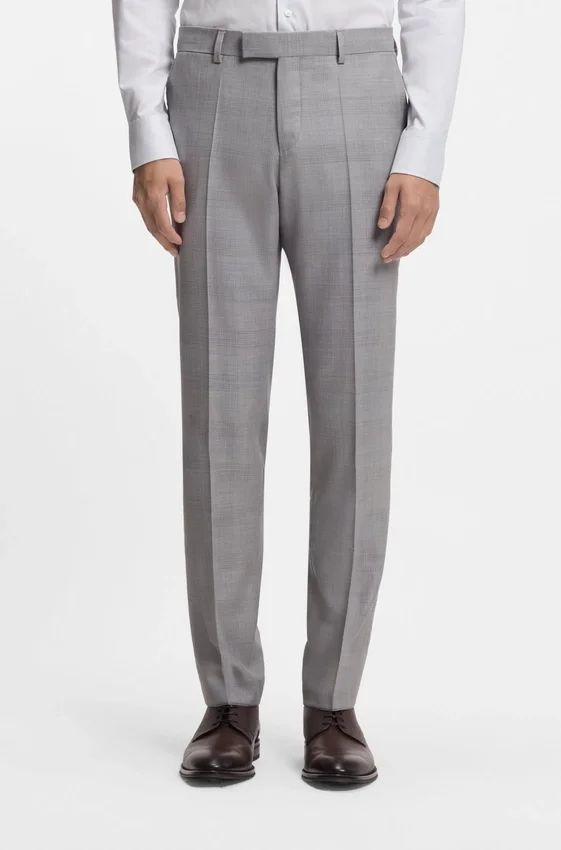 Two-piece slim-fit suit in virgin wool and silk Two-piece slim-fit suit in virgin wool and silk