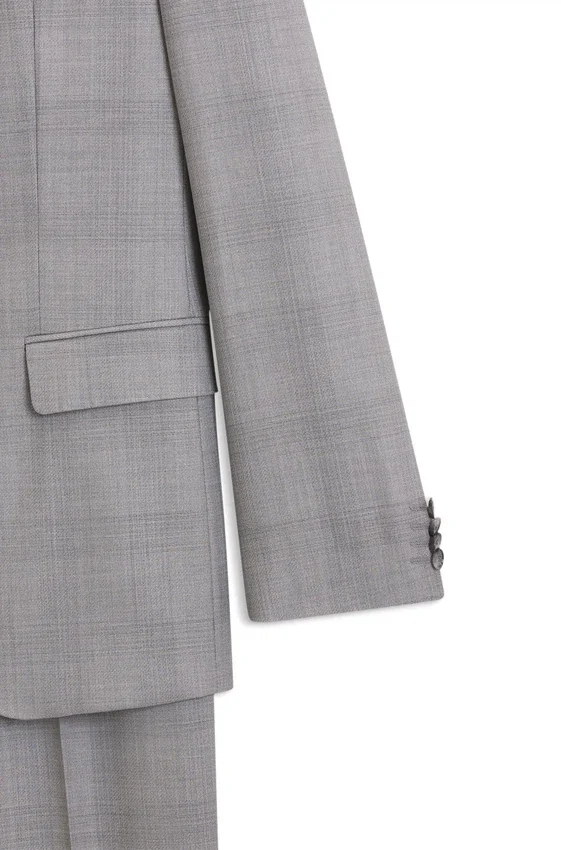 Two-piece slim-fit suit in virgin wool and silk Two-piece slim-fit suit in virgin wool and silk