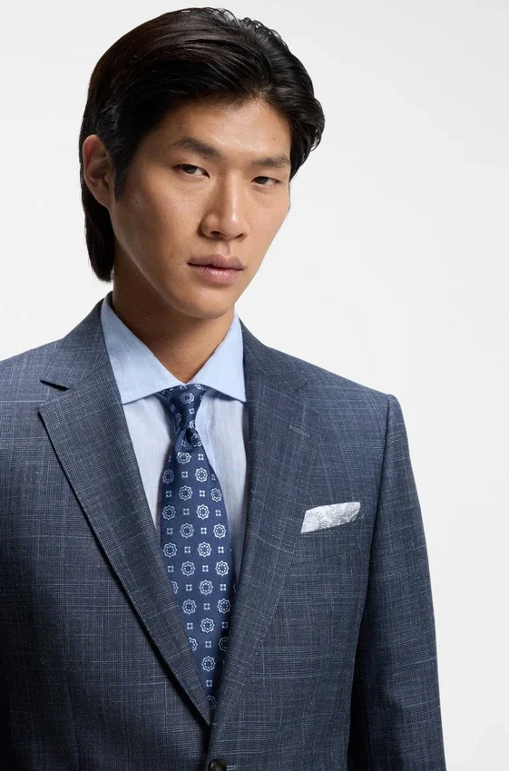 Two-piece slim-fit suit in wool, silk and linen Two-piece slim-fit suit in wool, silk and linen