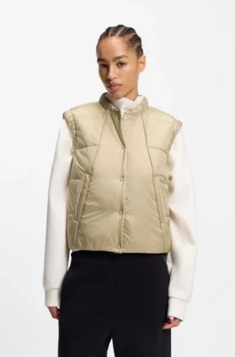 Water-repellent gilet with wadding