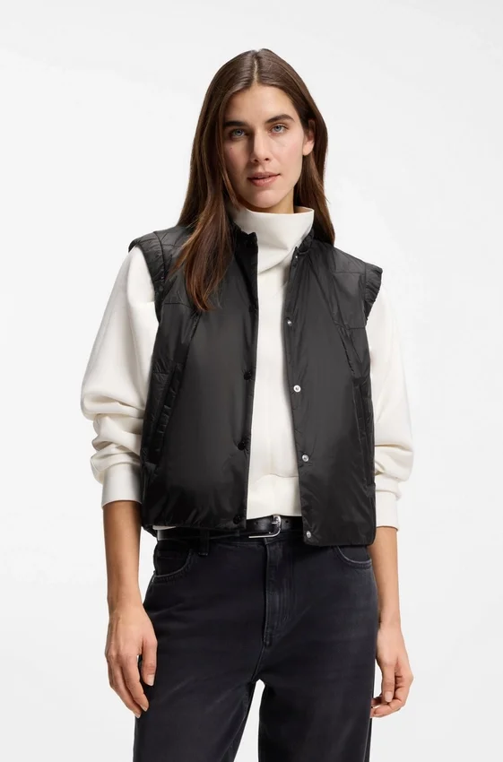Water-repellent gilet with wadding Water-repellent gilet with wadding