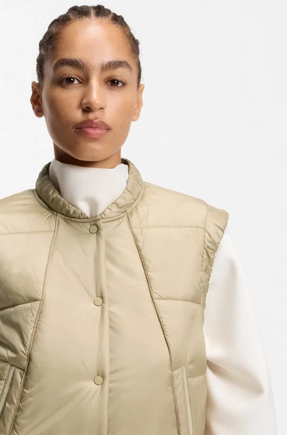 Water-repellent gilet with wadding Water-repellent gilet with wadding