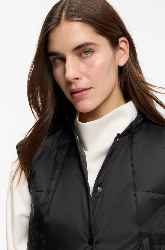 Water-repellent gilet with wadding Water-repellent gilet with wadding