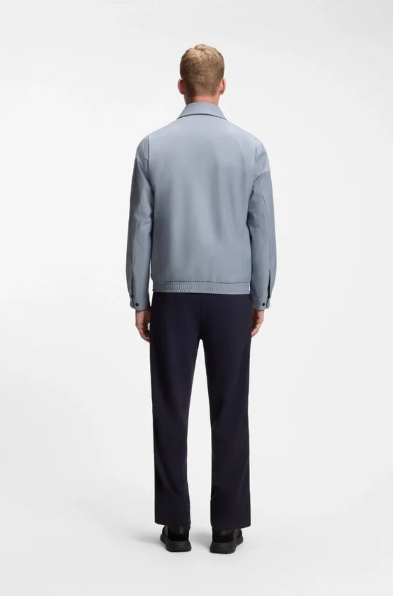 Water-repellent jacket in stretch material Water-repellent jacket in stretch material