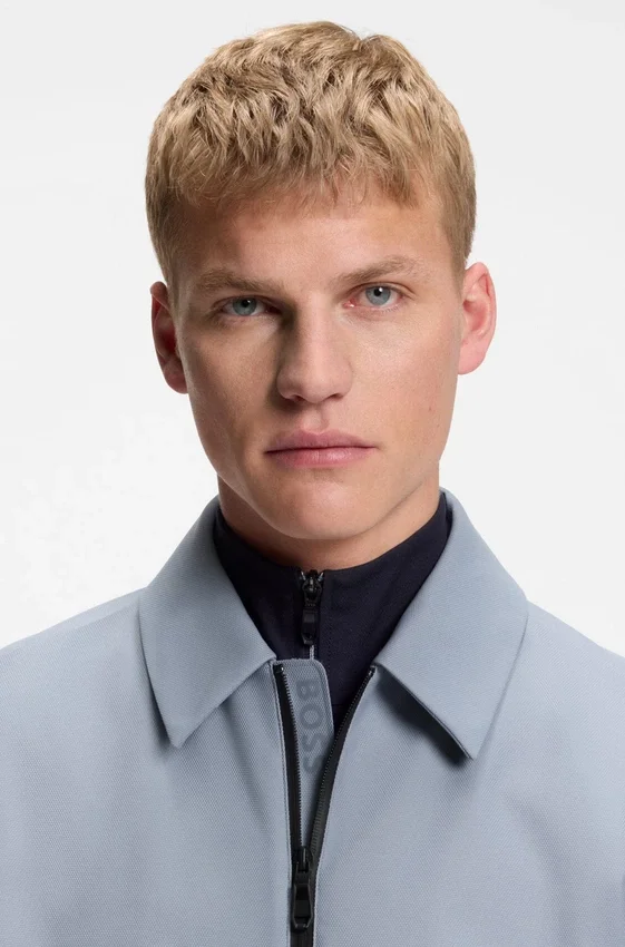Water-repellent jacket in stretch material Water-repellent jacket in stretch material