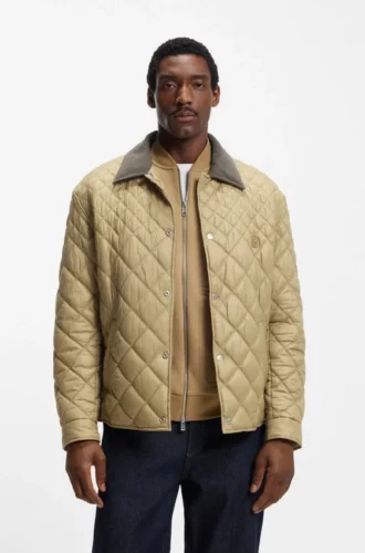 Water-repellent jacket with mixed quilting