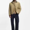 Water-repellent jacket with mixed quilting