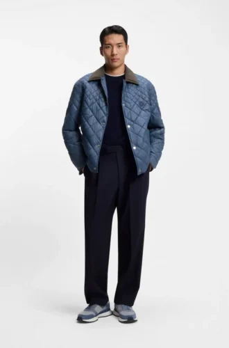 Water-repellent jacket with mixed quilting
