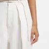 Wide-leg jeans with front pleats