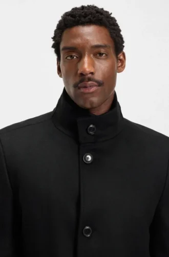 Wool-cashmere coat in a slim fit