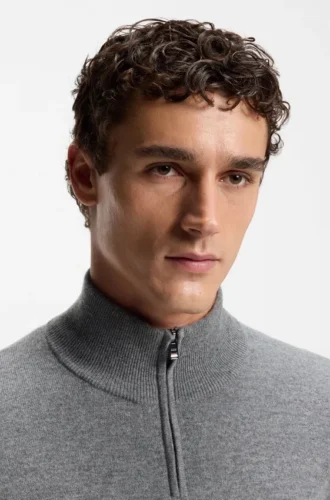 Wool-cashmere sweater with zip neck