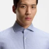 Wrinkle-resistant slim-fit shirt in a cotton blend