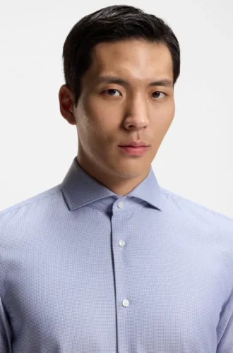 Wrinkle-resistant slim-fit shirt in a cotton blend